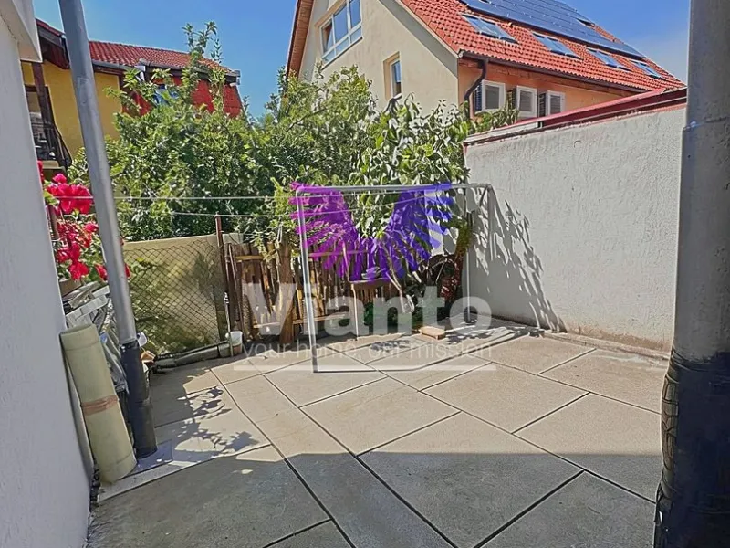 Apartament la casa individuala 93 mp cu curte - zona Parcul Sub Arini-Strand