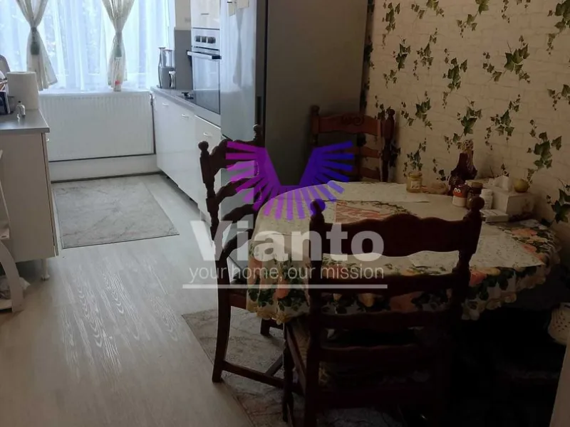 APARTAMENT DE INCHIRIAT 2 CAMERE/LANGA POLITIE/500E