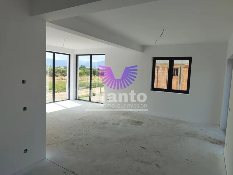 Casa 4 Camere 130mpu, 310 - Cristian