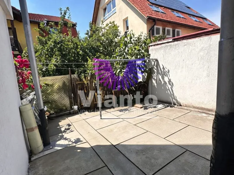 Apartament la casa individuala 93 mp cu curte - zona Parcul Sub Arini-Strand