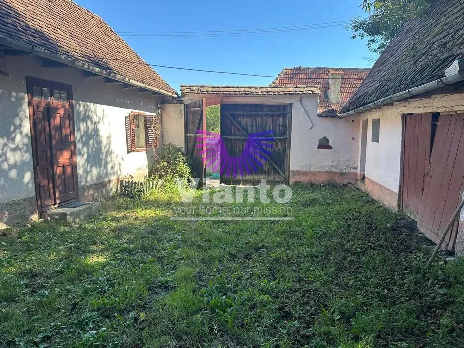 Casa Gusu de vanzare ( 35 km de Sibiu )