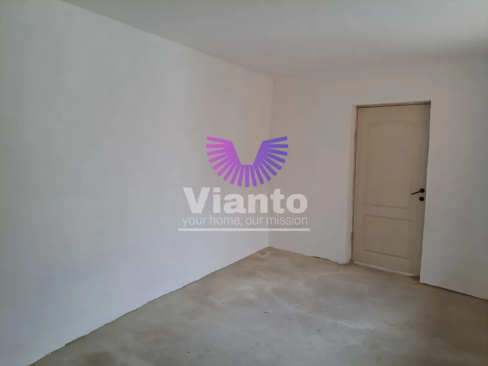 Casa 2 Camere-37mp, si Curte 25mp in Piata Cluj
