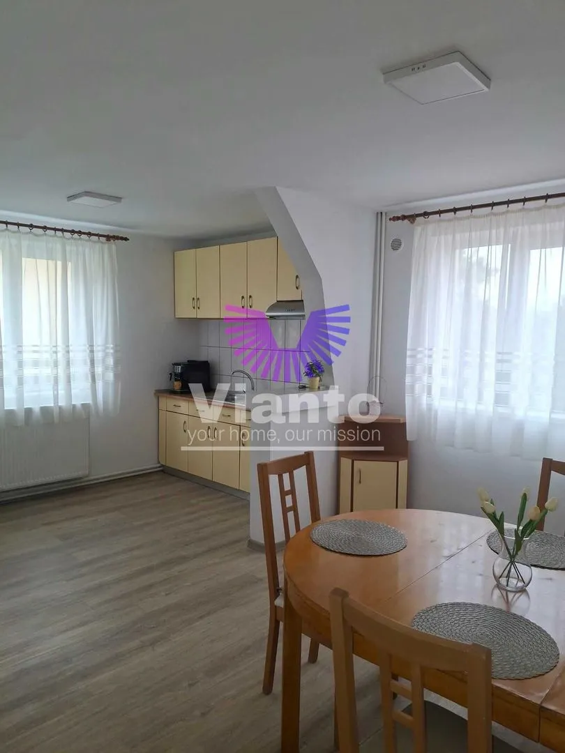 CASA 7 CAMERE, 3 BAI, CU TEREN -500mp - LAZARET