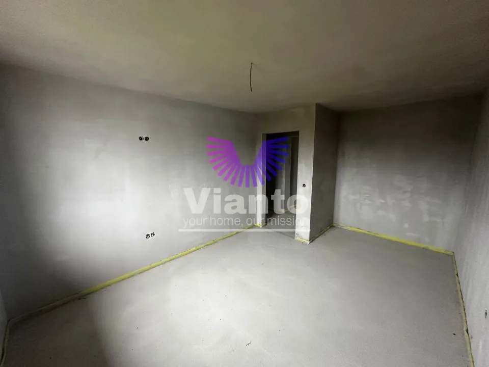 Individual house with 4 rooms 210 sqm and land 727 sqm in Cisnadie