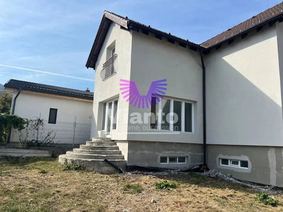 Casa de vanzare in Tocile