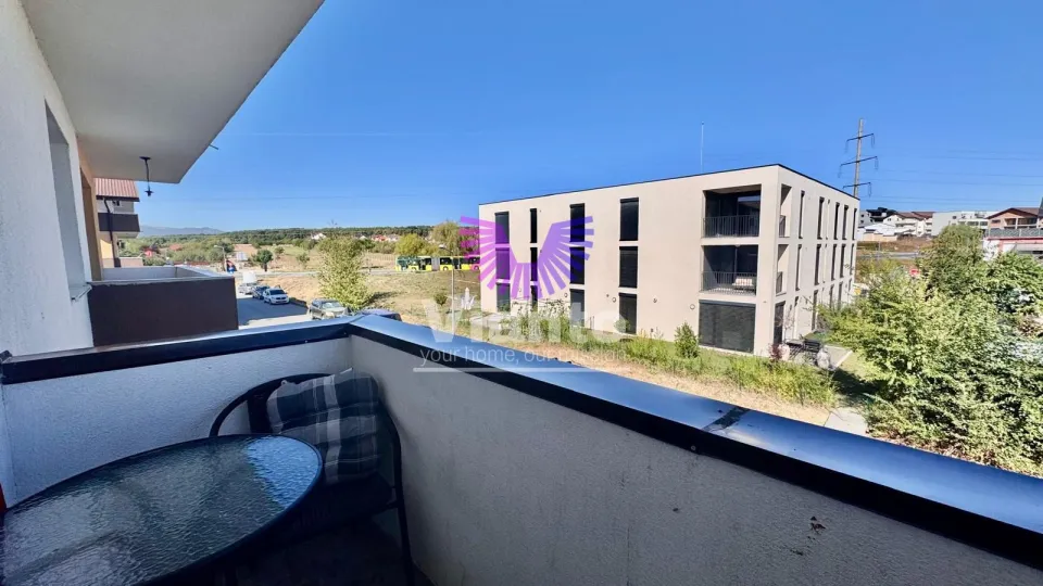 2-Zimmer-Apartment ausgestattet und möbliert mit Balkon und Parkplatz - Stadtteil Arhitectilor