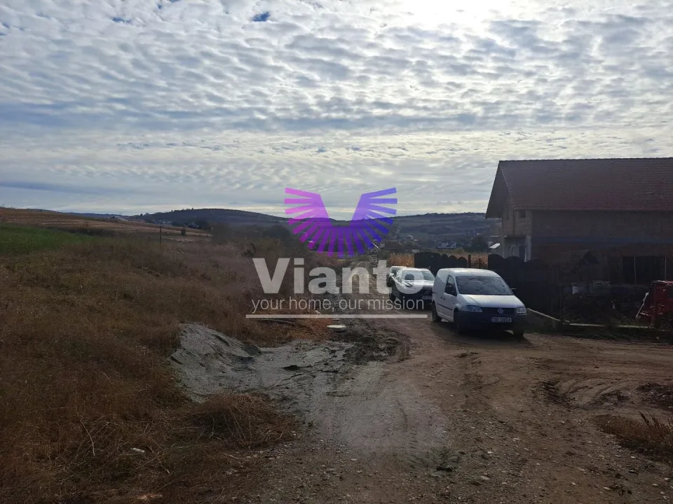 TEREN INTRAVILAN 700MP DESCHIDERE LA 2 DRUMURI- SURA MARE
