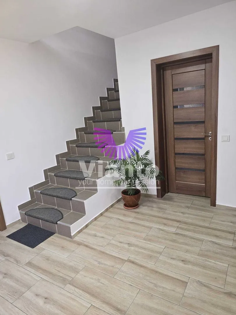 CASA 7 CAMERE, 3 BAI, CU TEREN -500mp - LAZARET