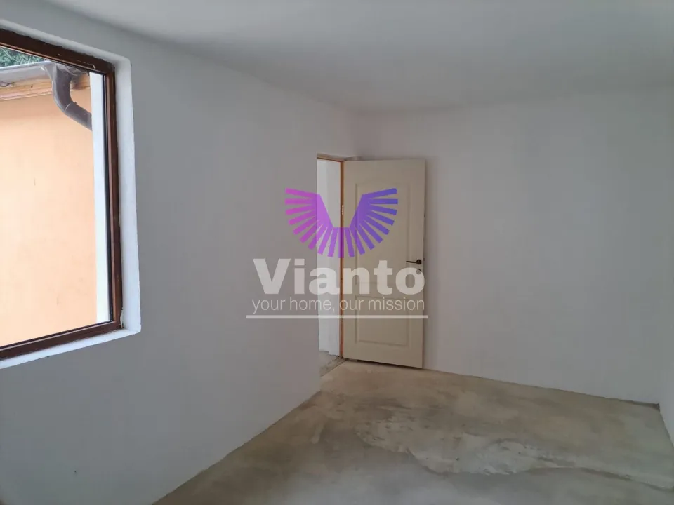 Casa 2 Camere-37mp, si Curte 25mp in Piata Cluj