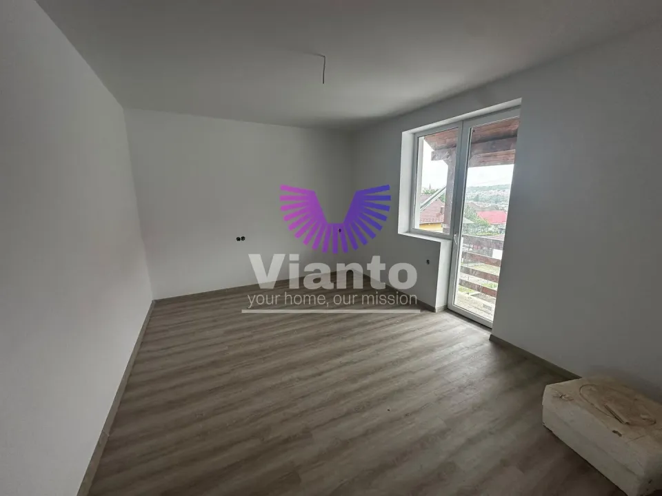 Duplex 5 Zimmer - 150 m², Hof 250 m² - Cisnadie