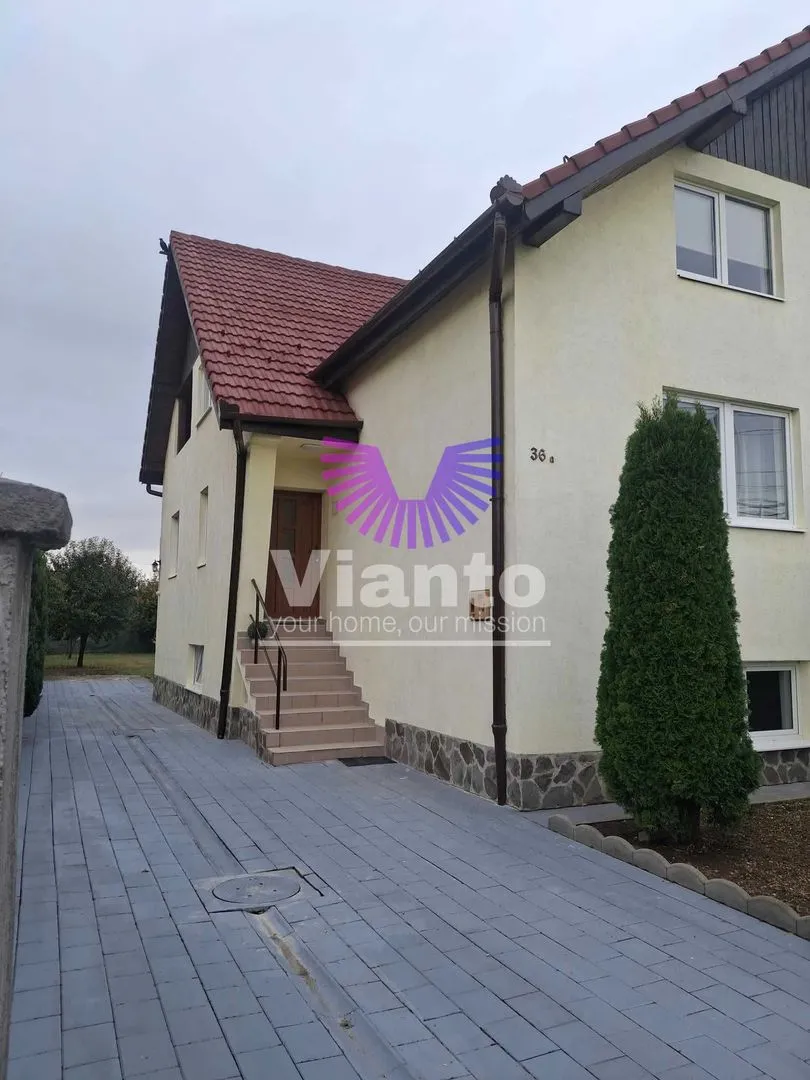 CASA 7 CAMERE, 3 BAI, CU TEREN -500mp - LAZARET