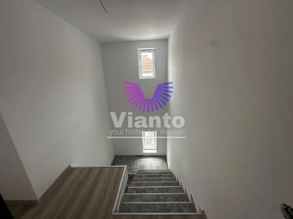 Duplex 5 Zimmer - 150 m², Hof 250 m² - Cisnadie