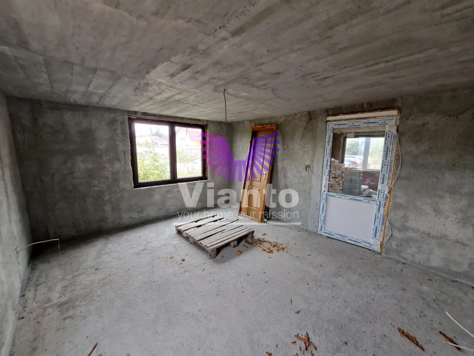 CASA 4 CAMERE 136 MPU SI TEREN 825MP IN DAIA