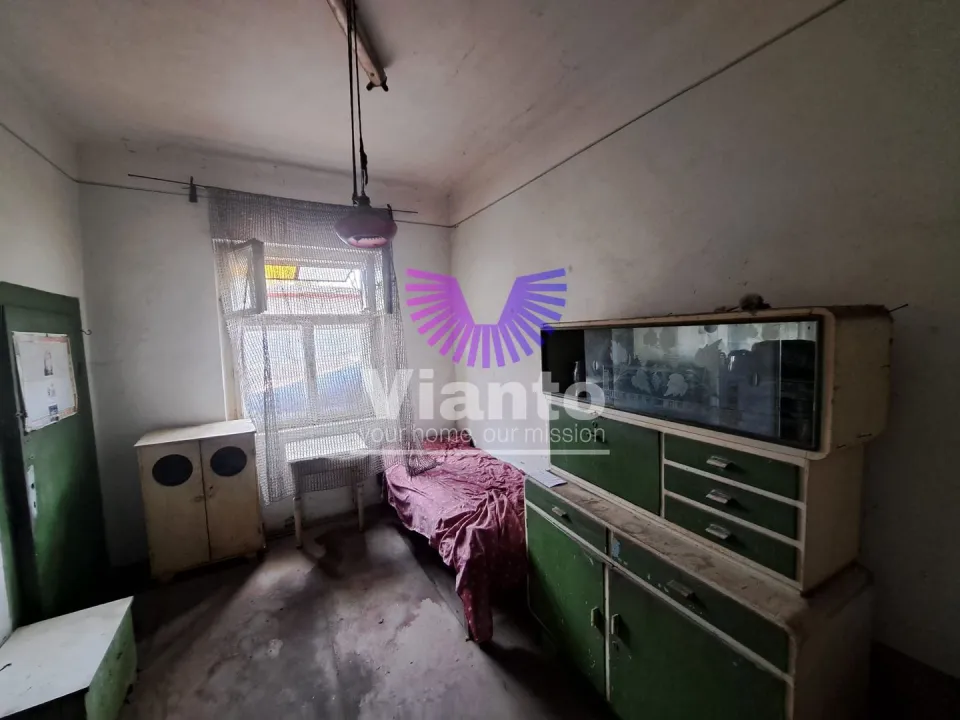 CASA 2 CAMERE SUPRAFATA UTILIA 64MP, CURTE COMUNA - TEREZIAN