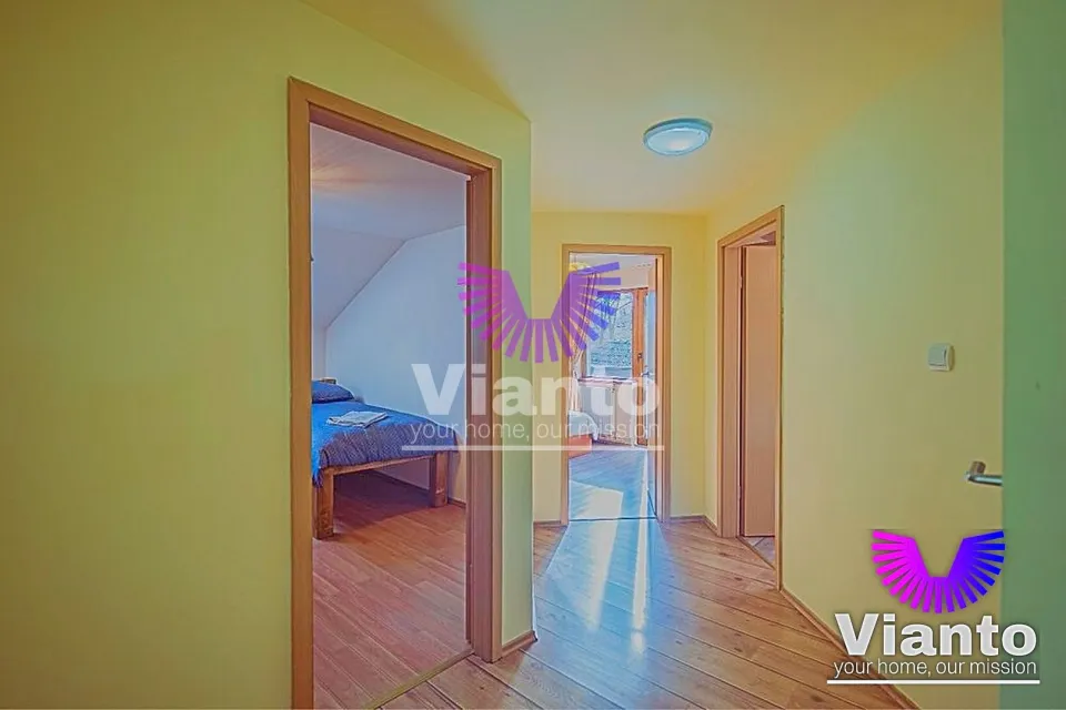 Casă de vânzare cu piscîna n Tocile – Sadu | Zonă superbă