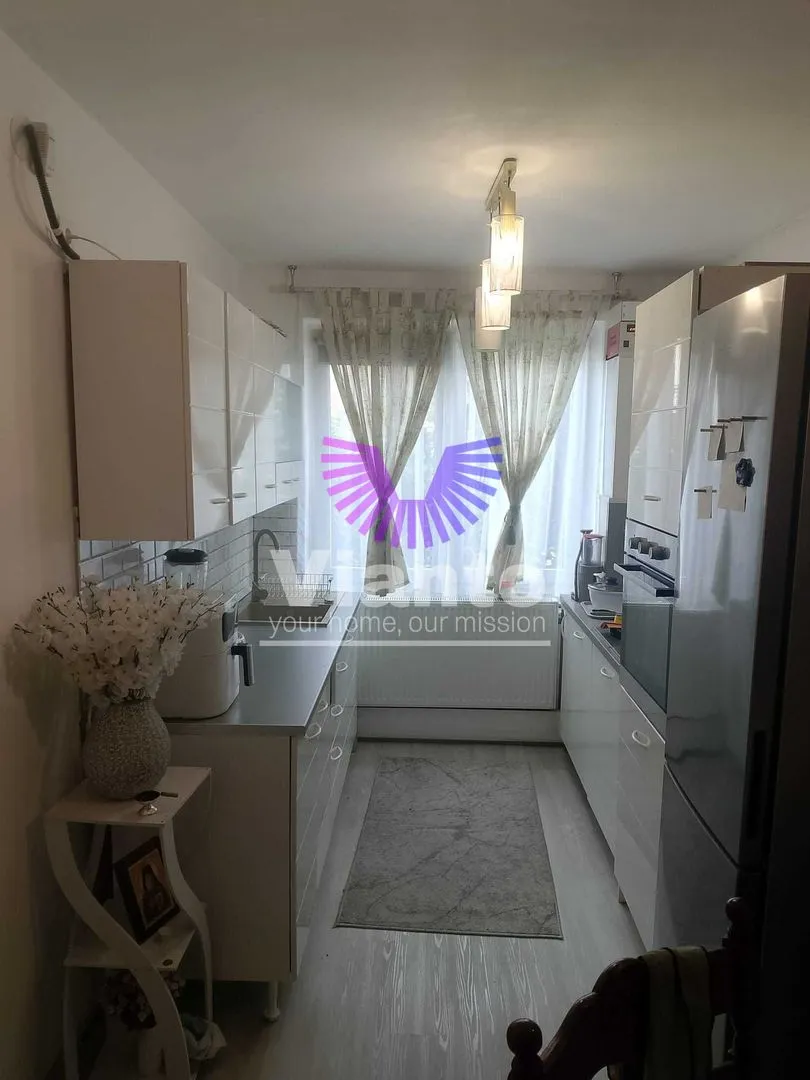 APARTAMENT DE INCHIRIAT 2 CAMERE/LANGA POLITIE/500E
