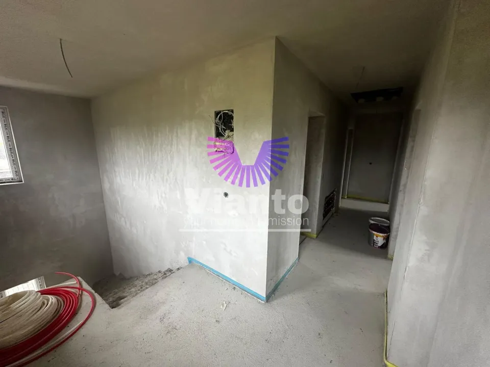 Individual house with 4 rooms 210 sqm and land 727 sqm in Cisnadie