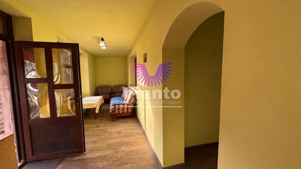 Casa individuala 3 camere 90mpu si teren 1900mpu | Hamba