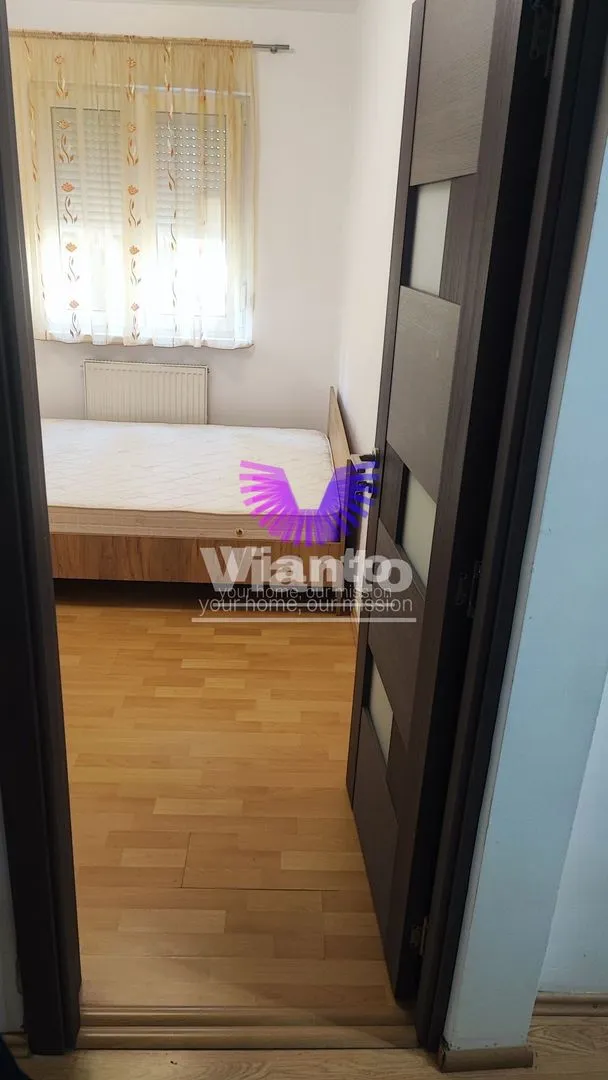 Închiriez apartament 3 camere