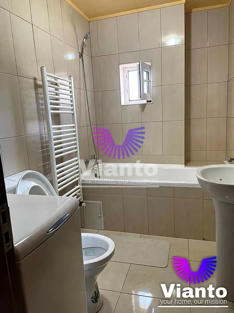 Apartament 2 camere de vanzare zona Mediu