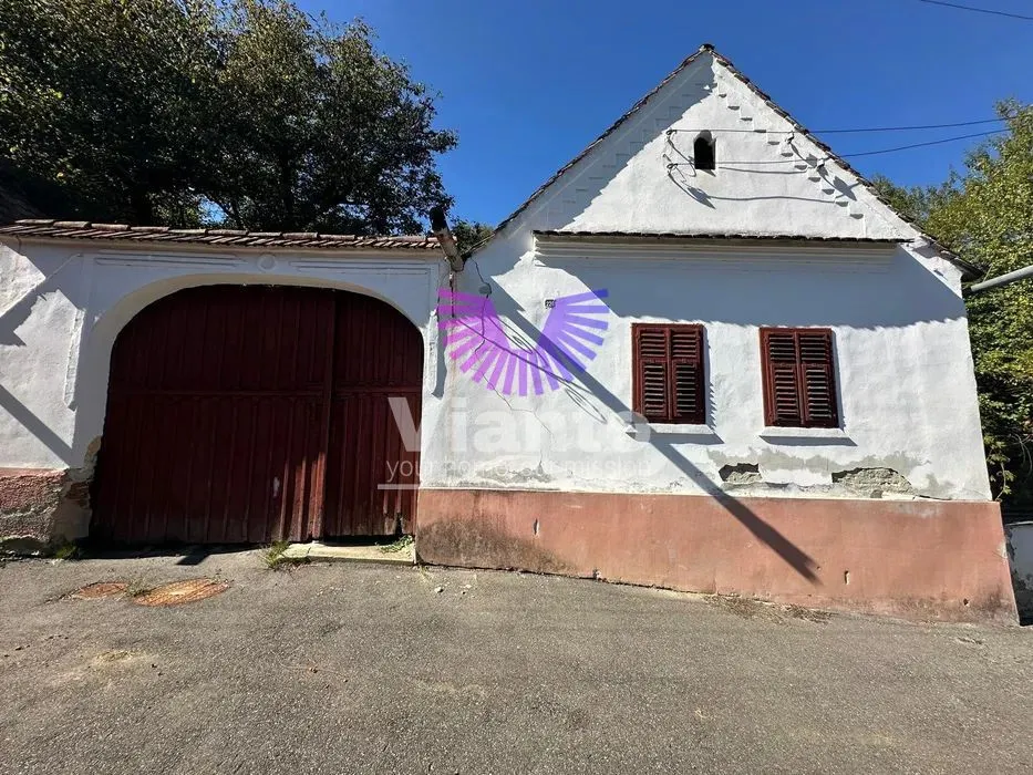 Casa Gusu de vanzare ( 35 km de Sibiu )