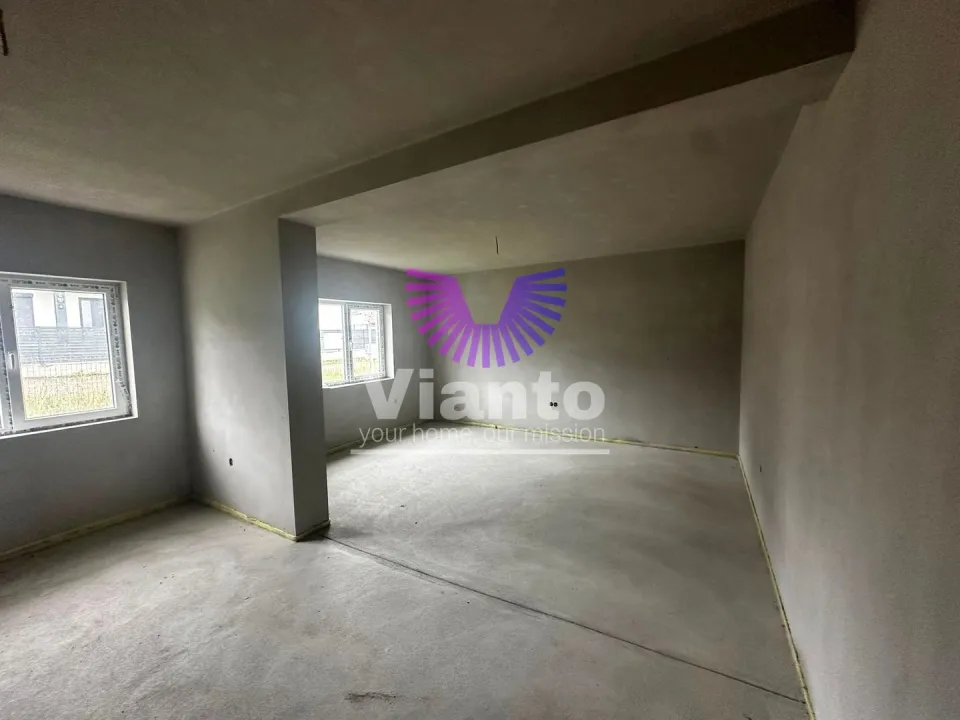 Casa Individuala cu 4 Camere 210mpu si Teren 727mp in Cisnadie