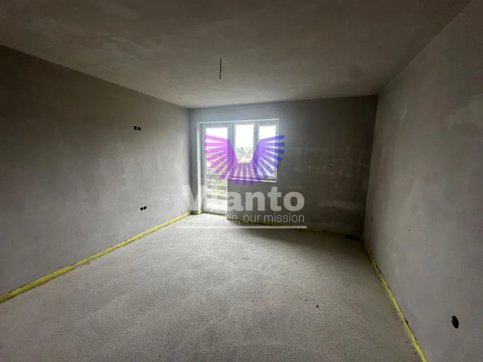 Individual house with 4 rooms 210 sqm and land 727 sqm in Cisnadie