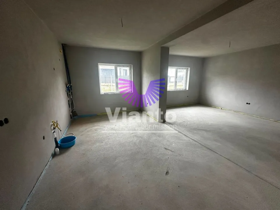 Casa Individuala cu 4 Camere 210mpu si Teren 727mp in Cisnadie