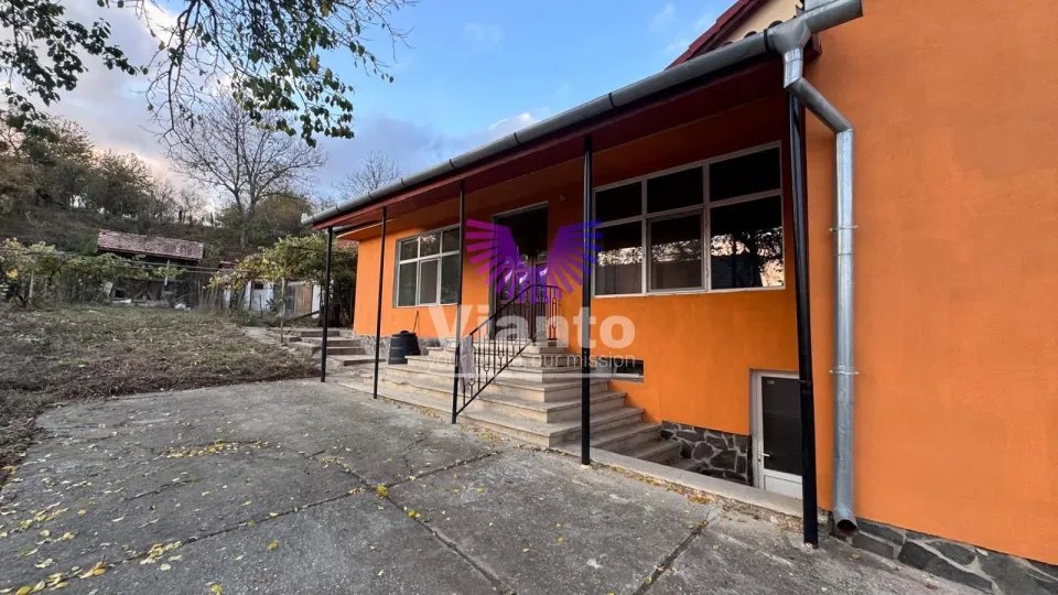 Casa individuala 3 camere 90mpu si teren 1900mpu | Hamba