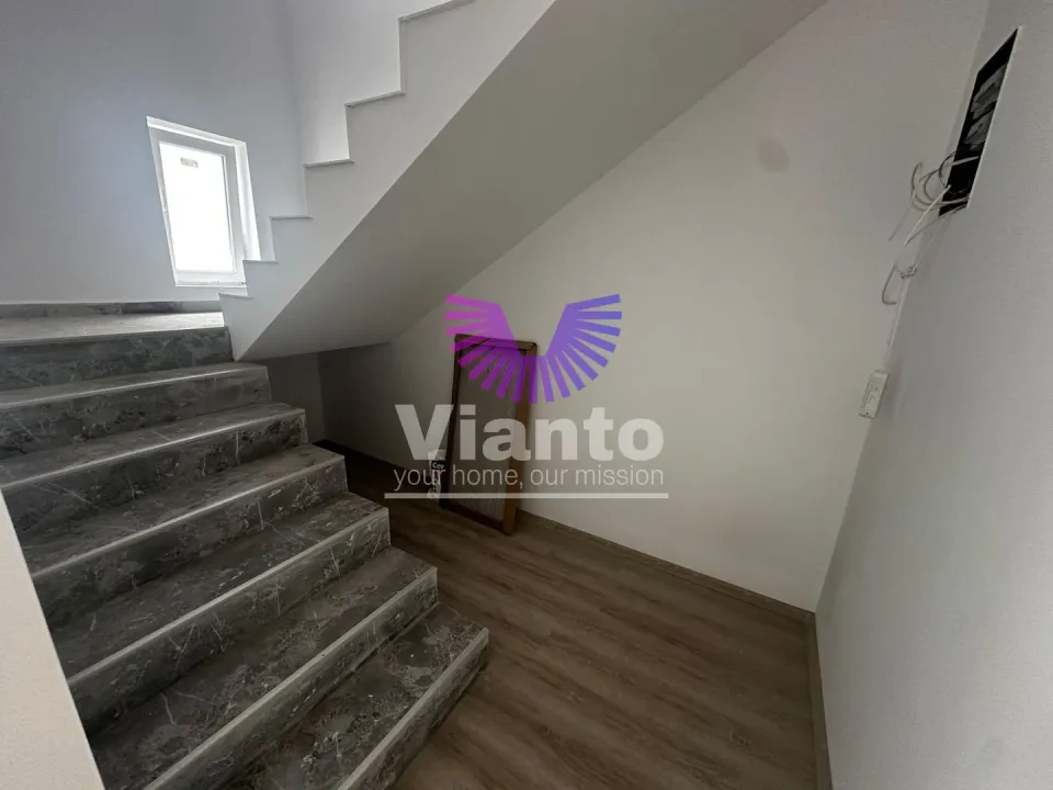 Duplex 5 Zimmer - 150 m², Hof 250 m² - Cisnadie
