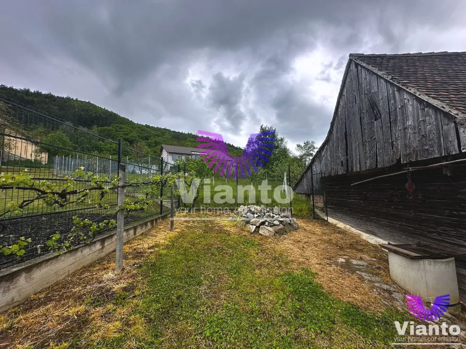 Casa individuala 3 camere cu teren 1100mp - Fantanele