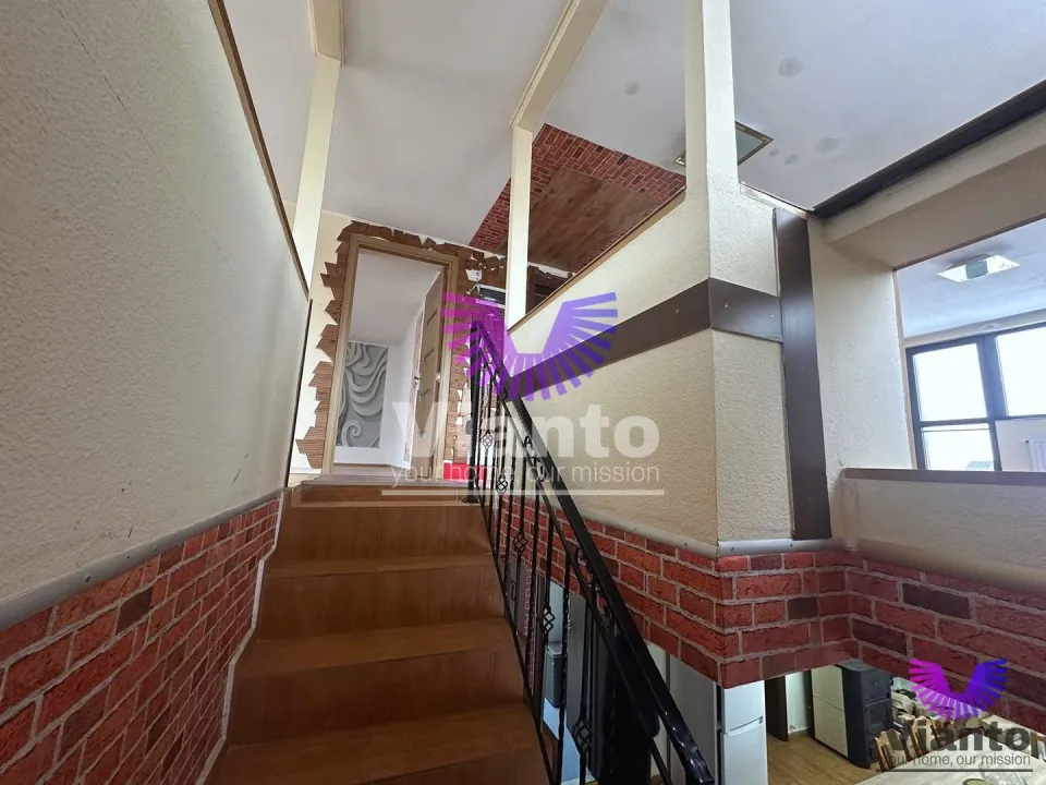 House 6 rooms 168 sqm usable and land 305 sqm | Șelimbăr