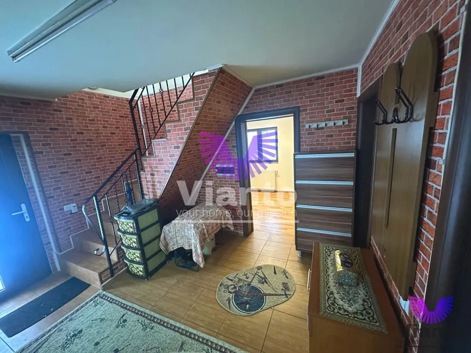 House 6 rooms 168 sqm usable and land 305 sqm | Șelimbăr