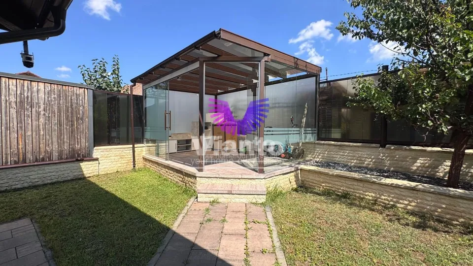 Casa individuala premium cu curte la prima inchiriere