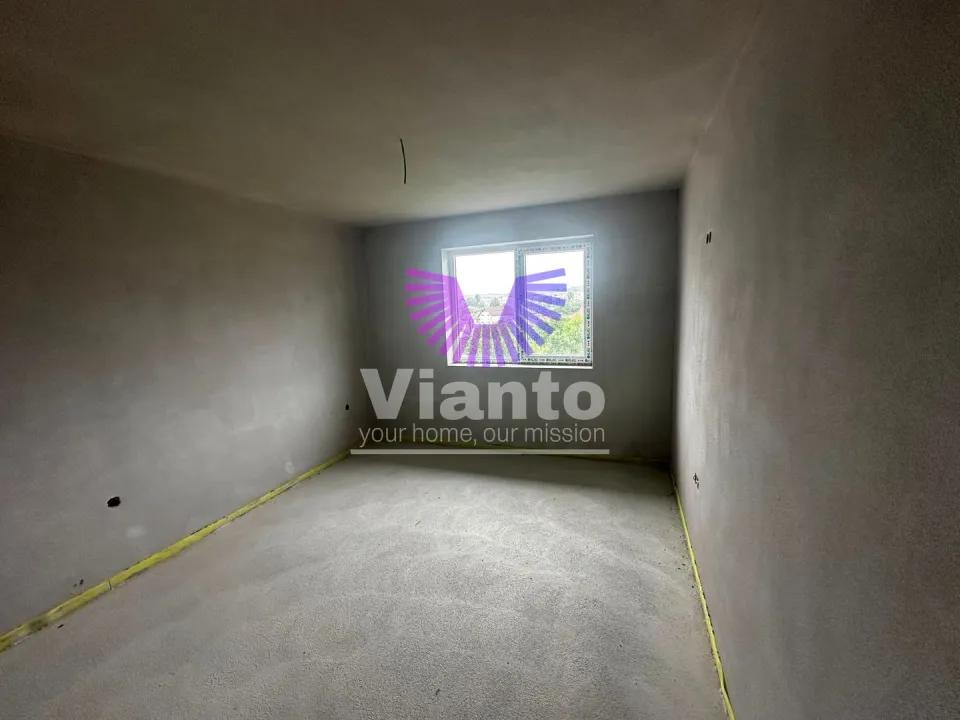 Casa Individuala cu 4 Camere 210mpu si Teren 727mp in Cisnadie