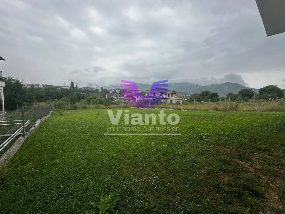 Individual house with 4 rooms 210 sqm and land 727 sqm in Cisnadie
