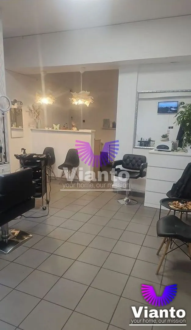 Gewerbefläche Erdgeschoss 45 m² – Zentral