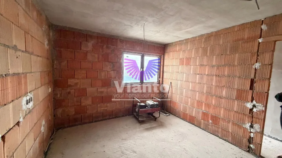 DUPLEX 3 CAMERE 136MPU, TEREN 267MP- CRISTIAN
