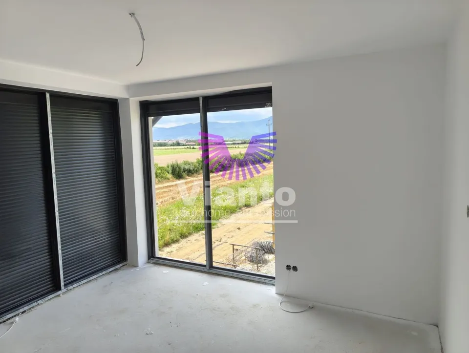 Haus 4 Zimmer 130 m² bebaute Fläche, 310 – Cristian