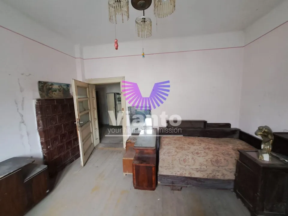 CASA 2 CAMERE SUPRAFATA UTILIA 64MP, CURTE COMUNA - TEREZIAN