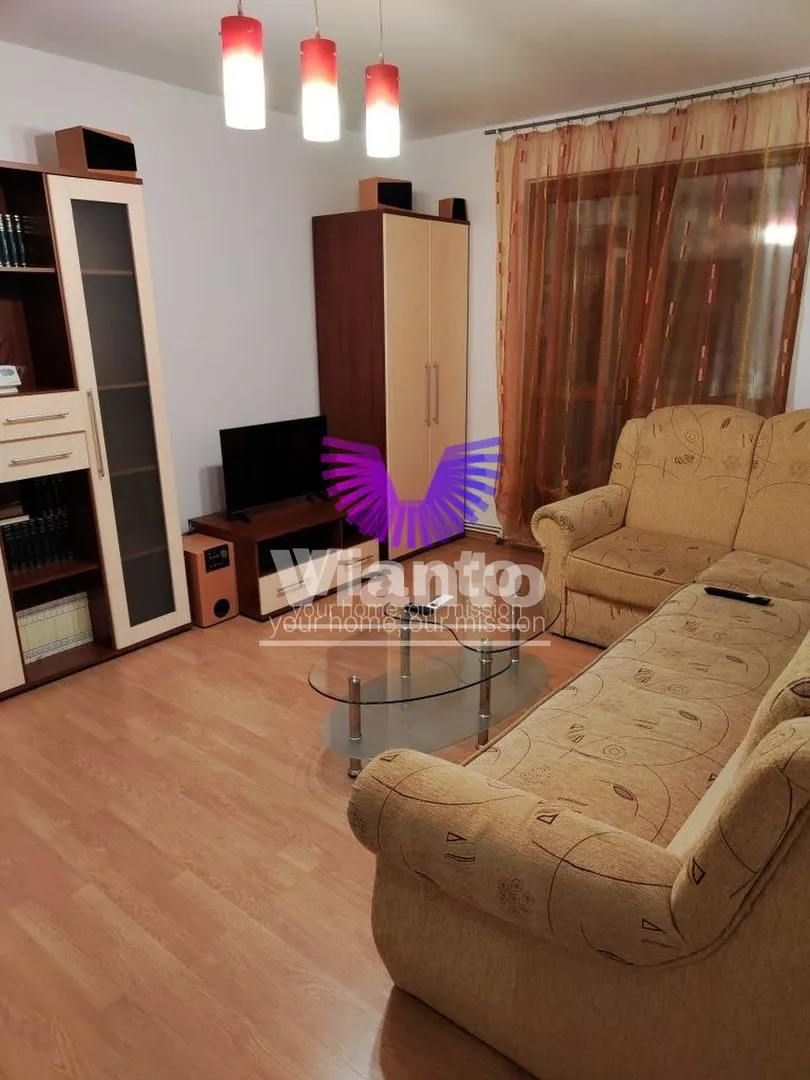 Închiriez apartament 3 camere