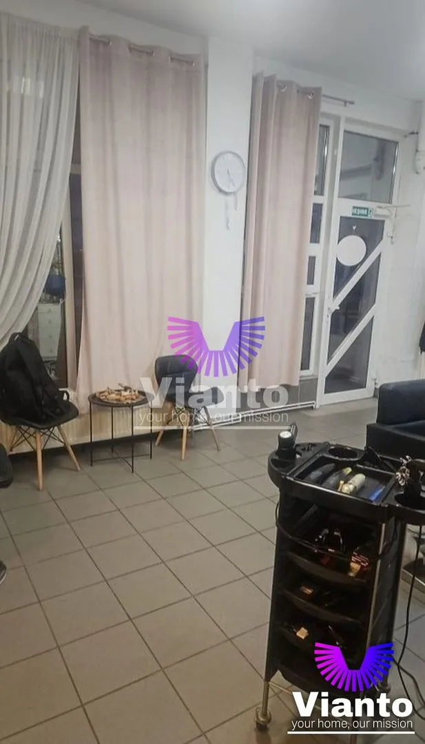 Gewerbefläche Erdgeschoss 45 m² – Zentral