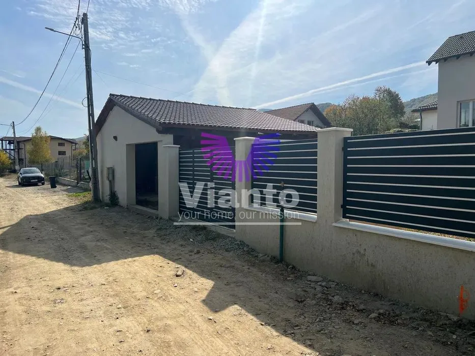 Casa de vanzare in Tocile
