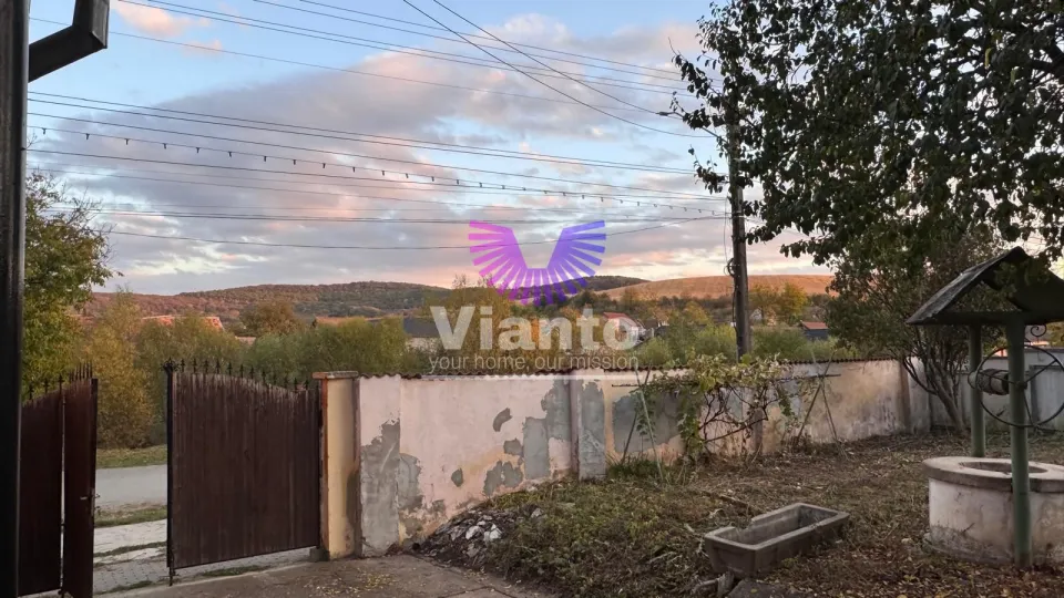 Casa individuala 3 camere 90mpu si teren 1900mpu | Hamba