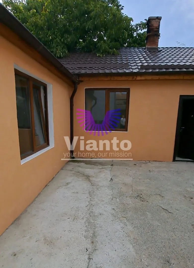 2-Room House - 37 sqm, and Courtyard 25 sqm in Piata Cluj